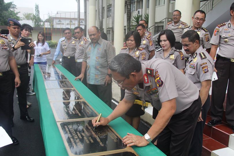 Sinaga Resmikan 12 Bangunan Sarana dan Prasarana Polda Sulut dan Jajaran
